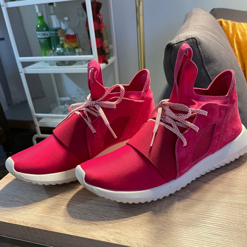 Adidas- TUBULAR DEFIANT